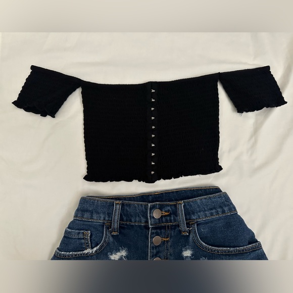 BUNDLE OF 3 Green Black and White Off the Shoulder Crop Top Size Small - Picture 2 of 11